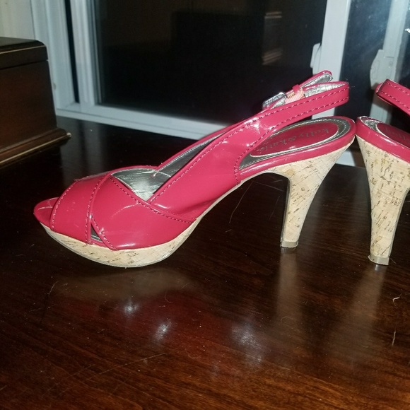 Patent peep toe slingbacks with cork heel - Picture 5 of 5